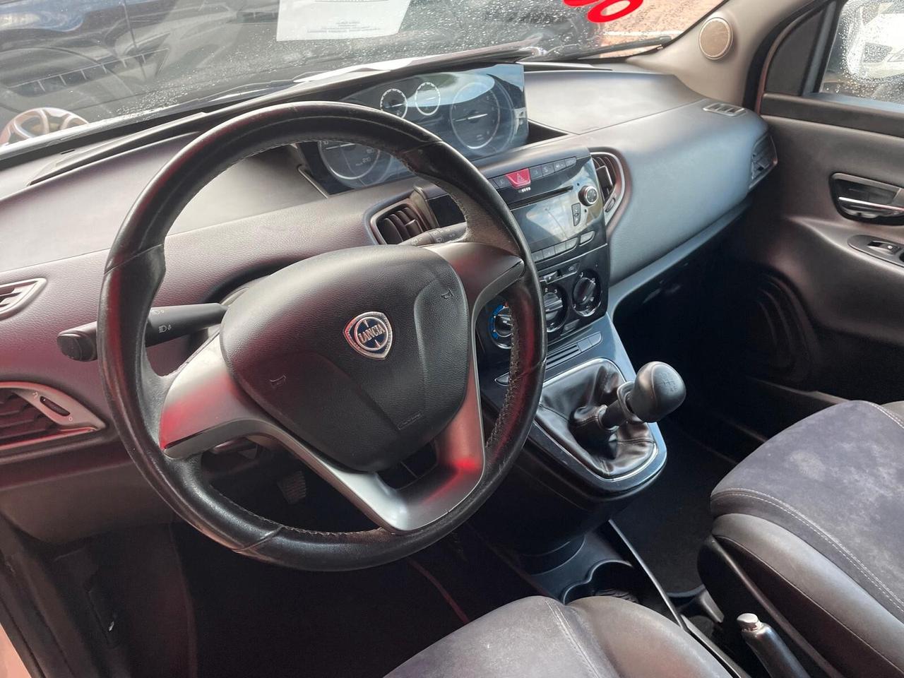 Lancia Ypsilon 1.2 69 CV 5 porte S&S Gold