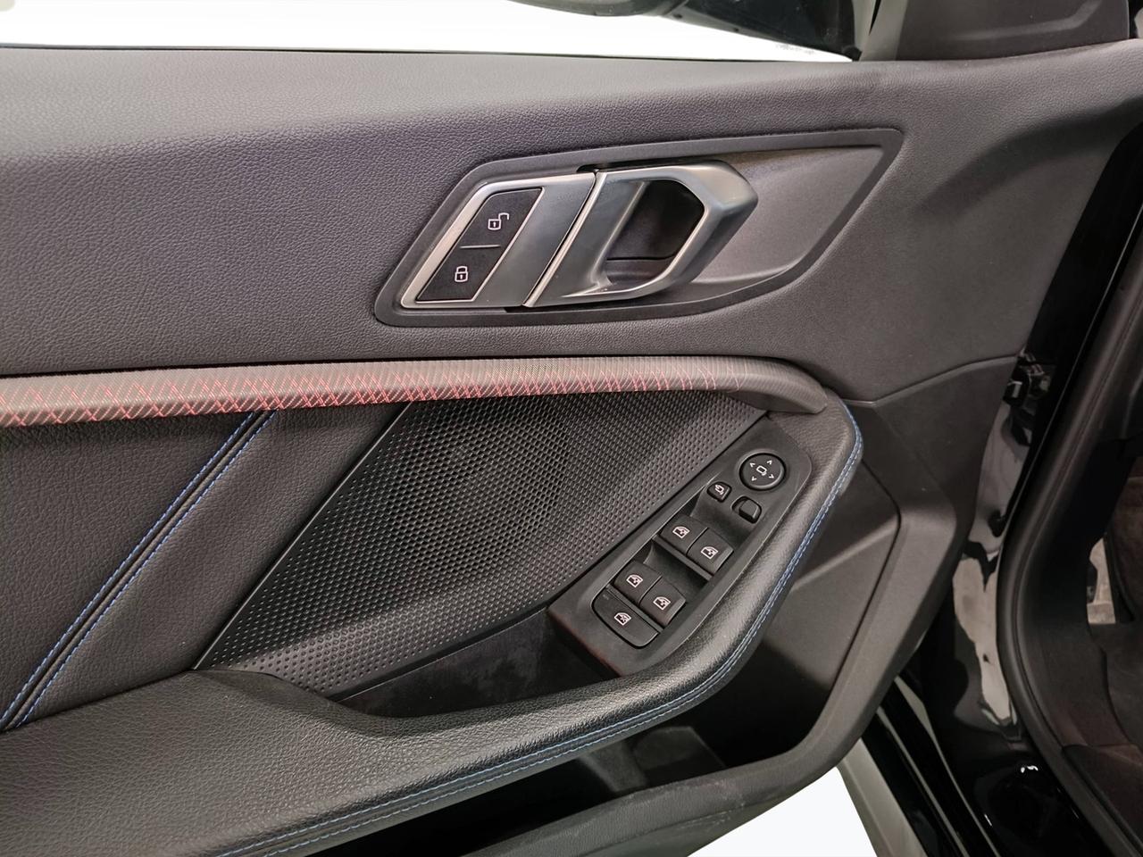 BMW Serie 1 F40 - 118d Msport auto