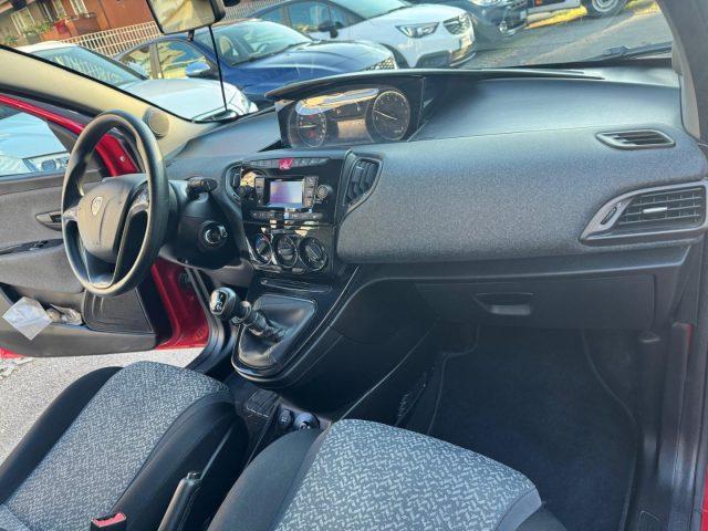 LANCIA Ypsilon 1.0 FireFly 5 porte S&S Hybrid Ecochic Silver