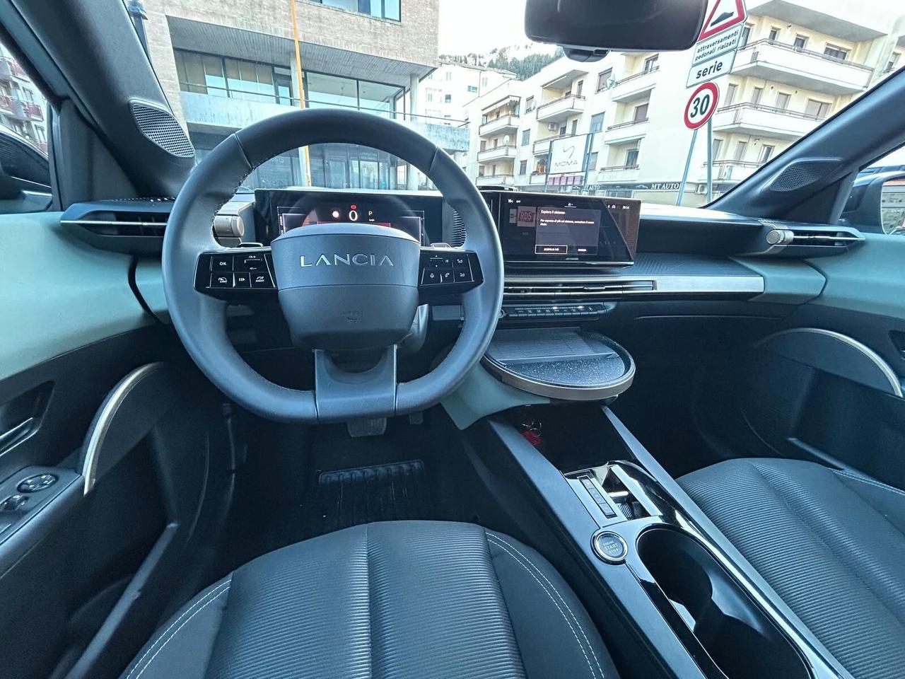 Lancia Ypsilon Hybrid e-DCT LX