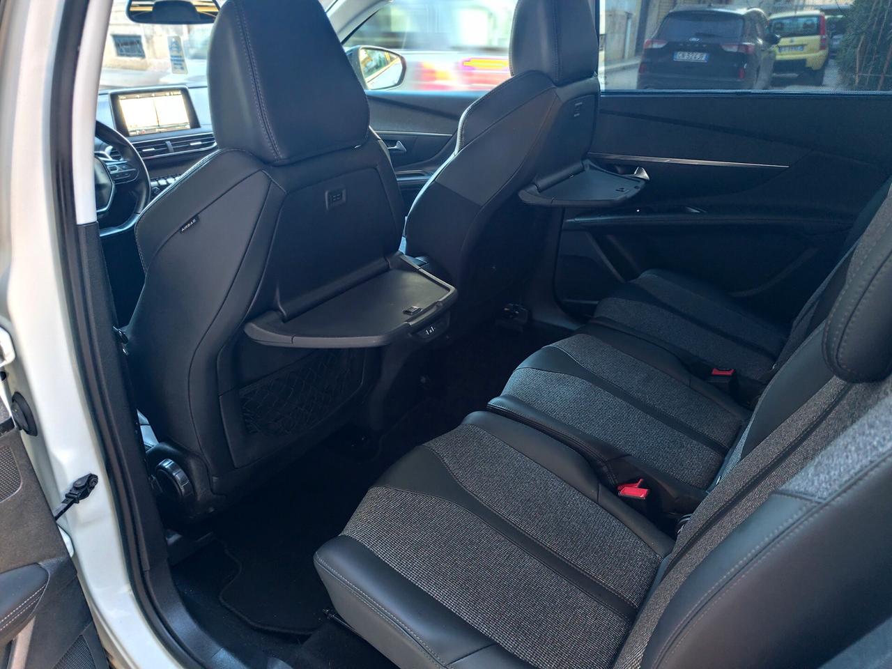 Peugeot 5008 1.6BlueHDi 120CV AUTOMATICA 7 POSTI