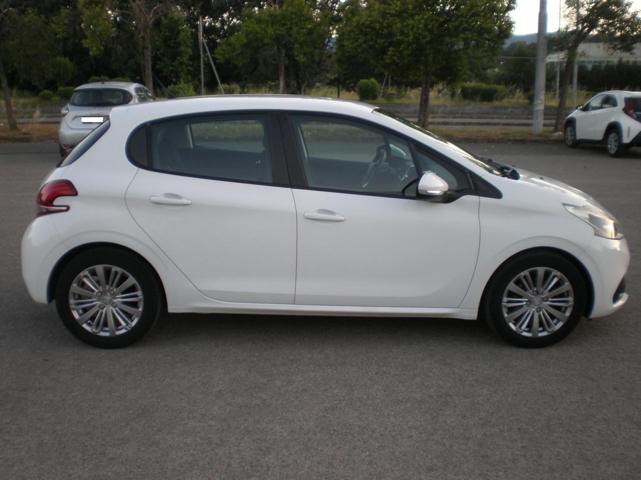 Peugeot 208 1.6 td restyling, bella