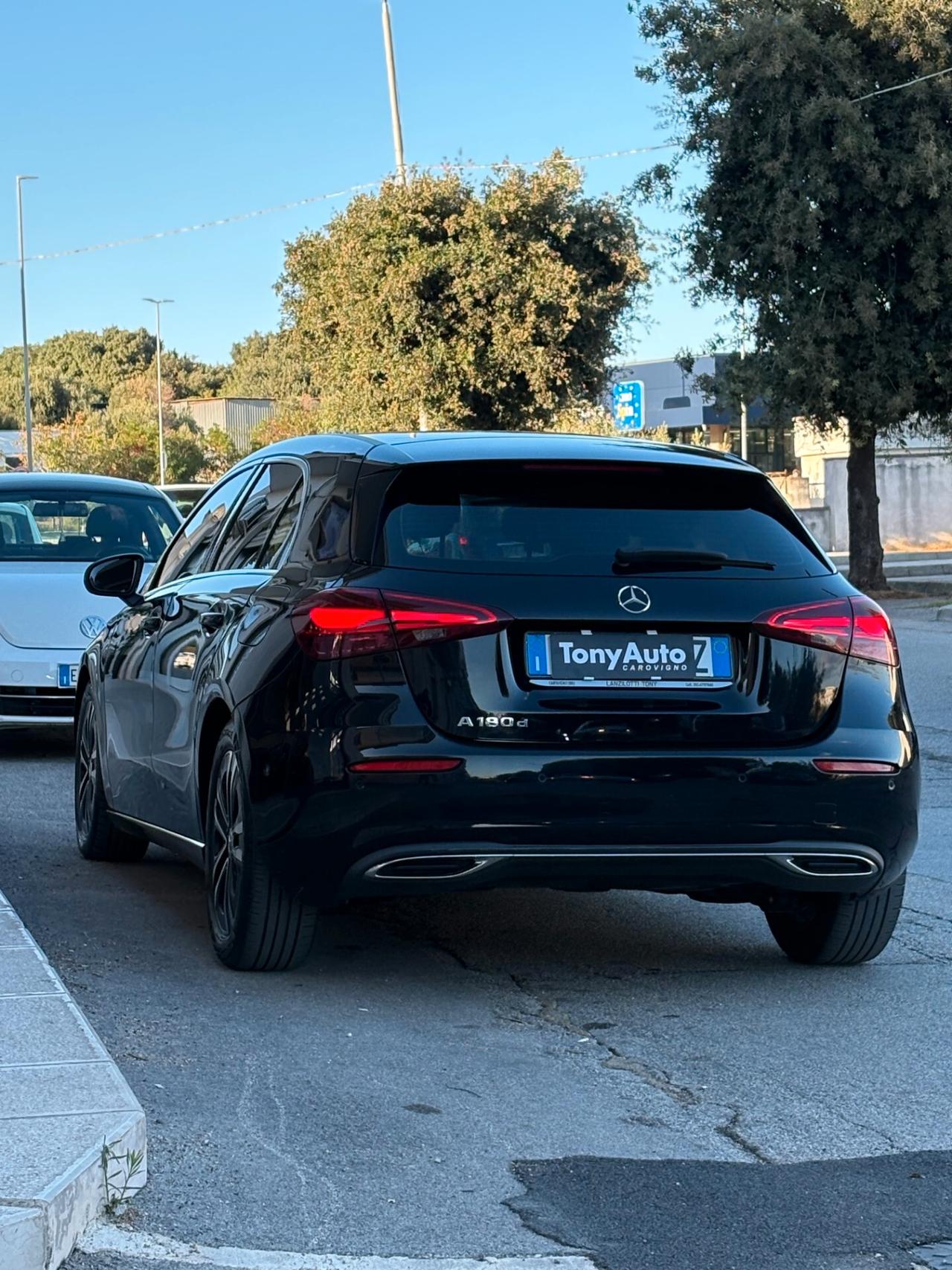 Mercedes-benz A 180 d Premium auto AMG con NAVI,TELECAMERA,VIRTUAL COCKPIT,APPLE CARPLAY,FULL LED,VETRI OSCURATI,TESSUTO