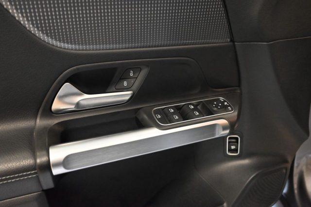 MERCEDES-BENZ GLB 180 d AUTO SPORT NAVI CAM 18"CRUISE LED CARPLAY FULL!!