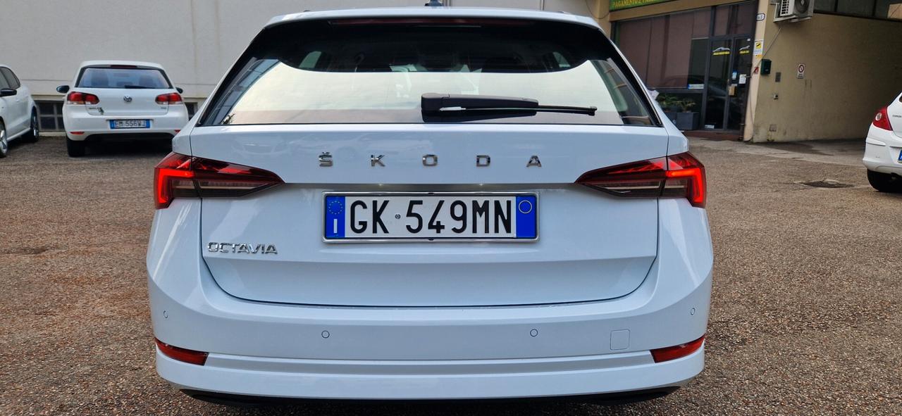 Skoda Octavia 2.0 TDI EVO SCR DSG Wagon Sportline