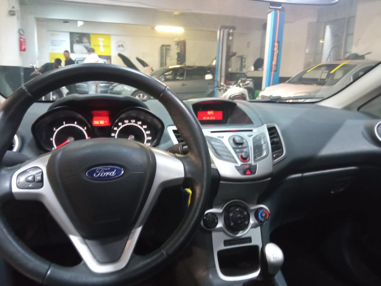 Ford Fiesta 1.2 82 CV 5 porte Titanium