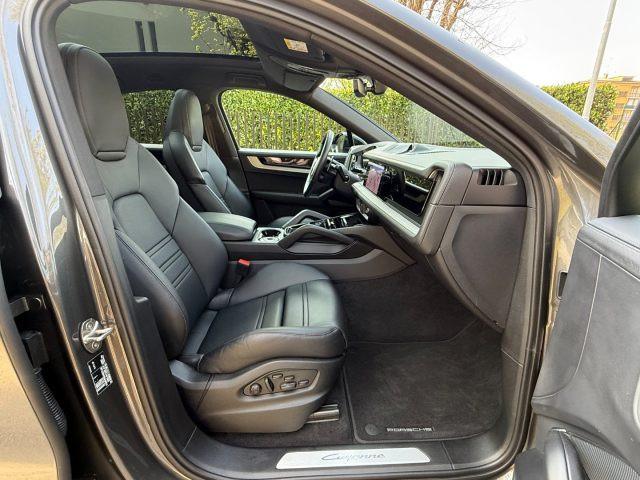 PORSCHE Cayenne Coupé 3.0 V6 E-Hybrid MOD. 2024 IVA ESPOSTA