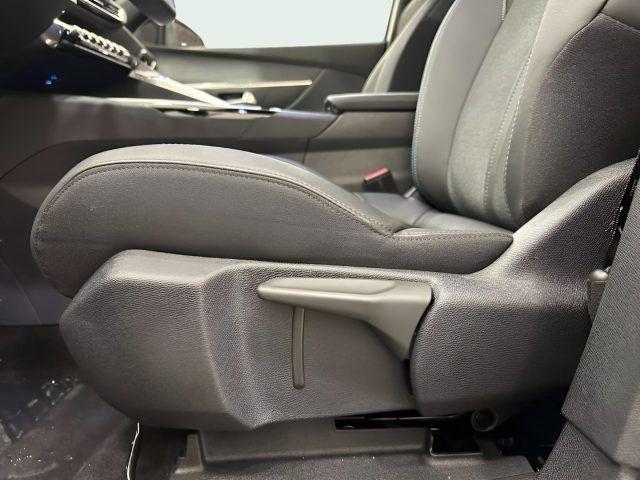 PEUGEOT 5008 Hybrid 136 e-DCS 6 Allure 7/Posti