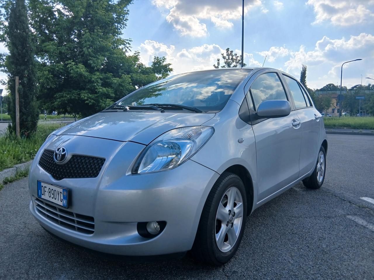 Toyota Yaris 1.3 5 porte