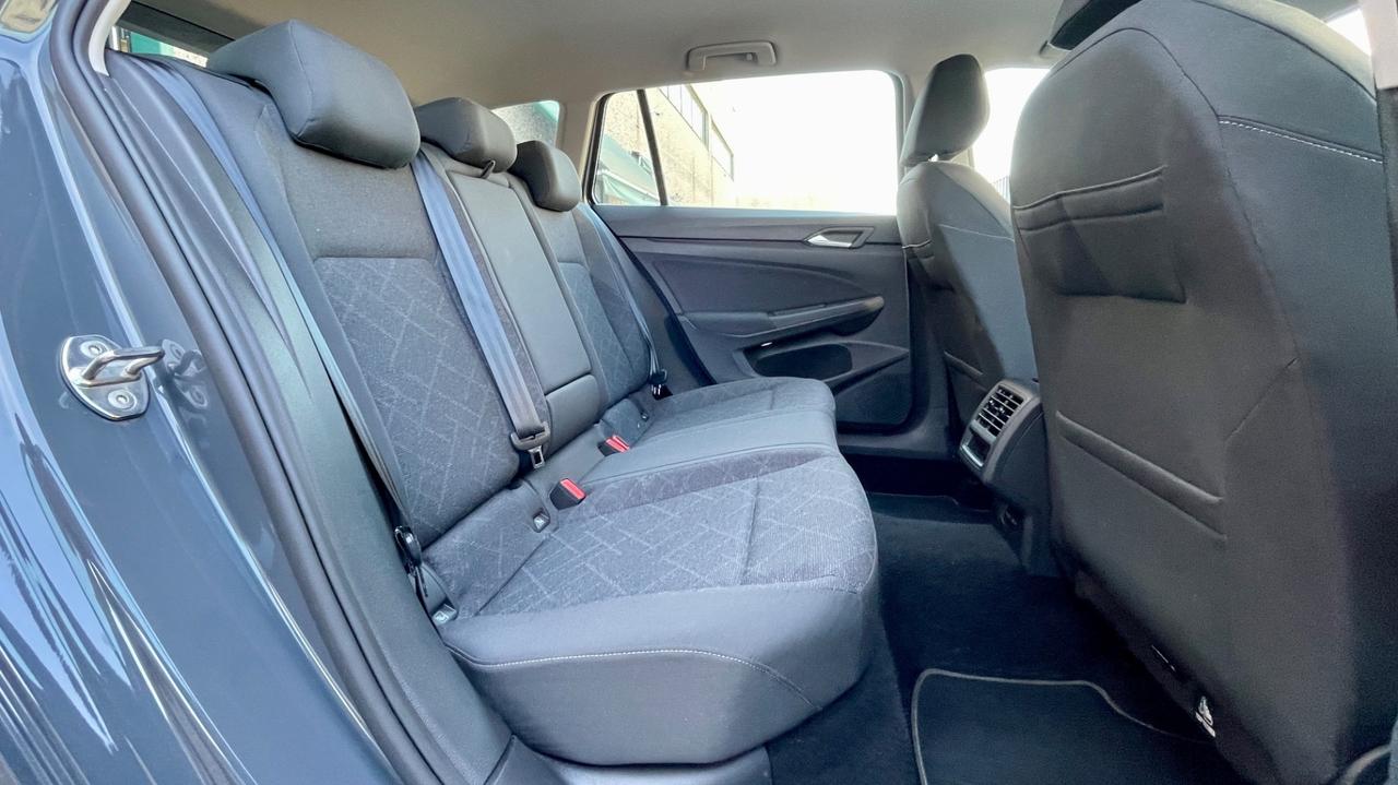 VOLKSWAGEN GOLF VARIANT 2.0 TDI SCR STYLE - FULL LED, NEOPATENTATI