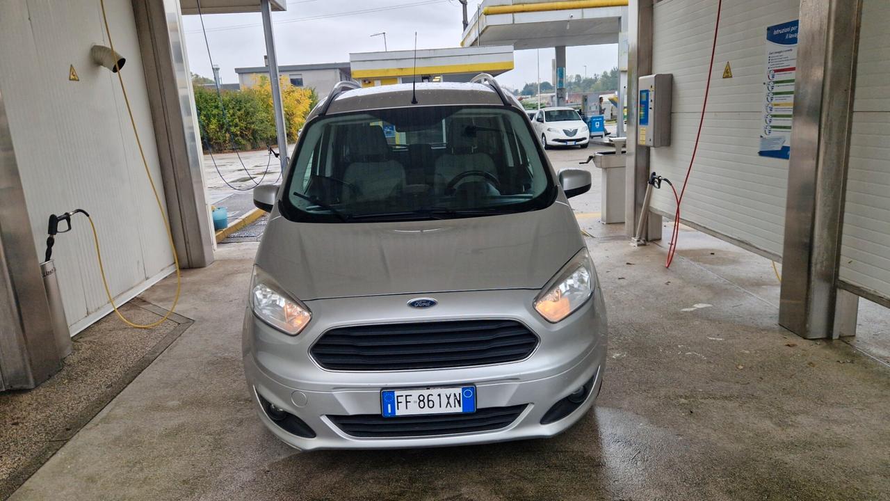 Ford Tourneo Courier 1.5 TDCI 95 CV Titanium