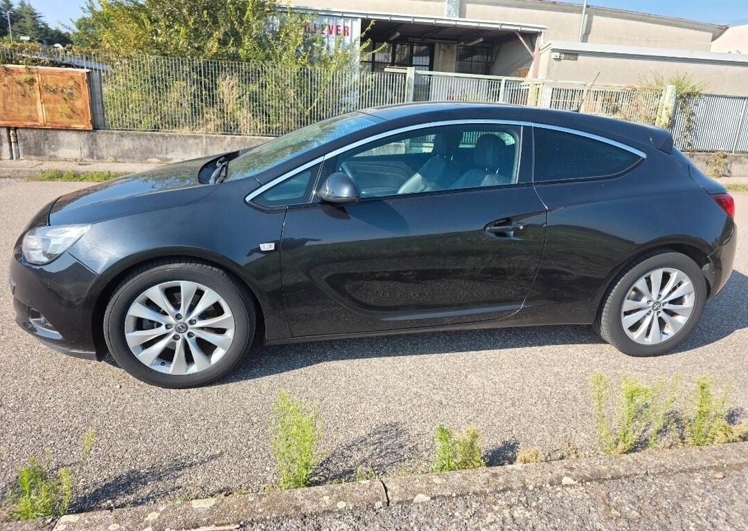 Opel Astra GTC 1.7 CDTI 110CV S&S 3 porte Cosmo