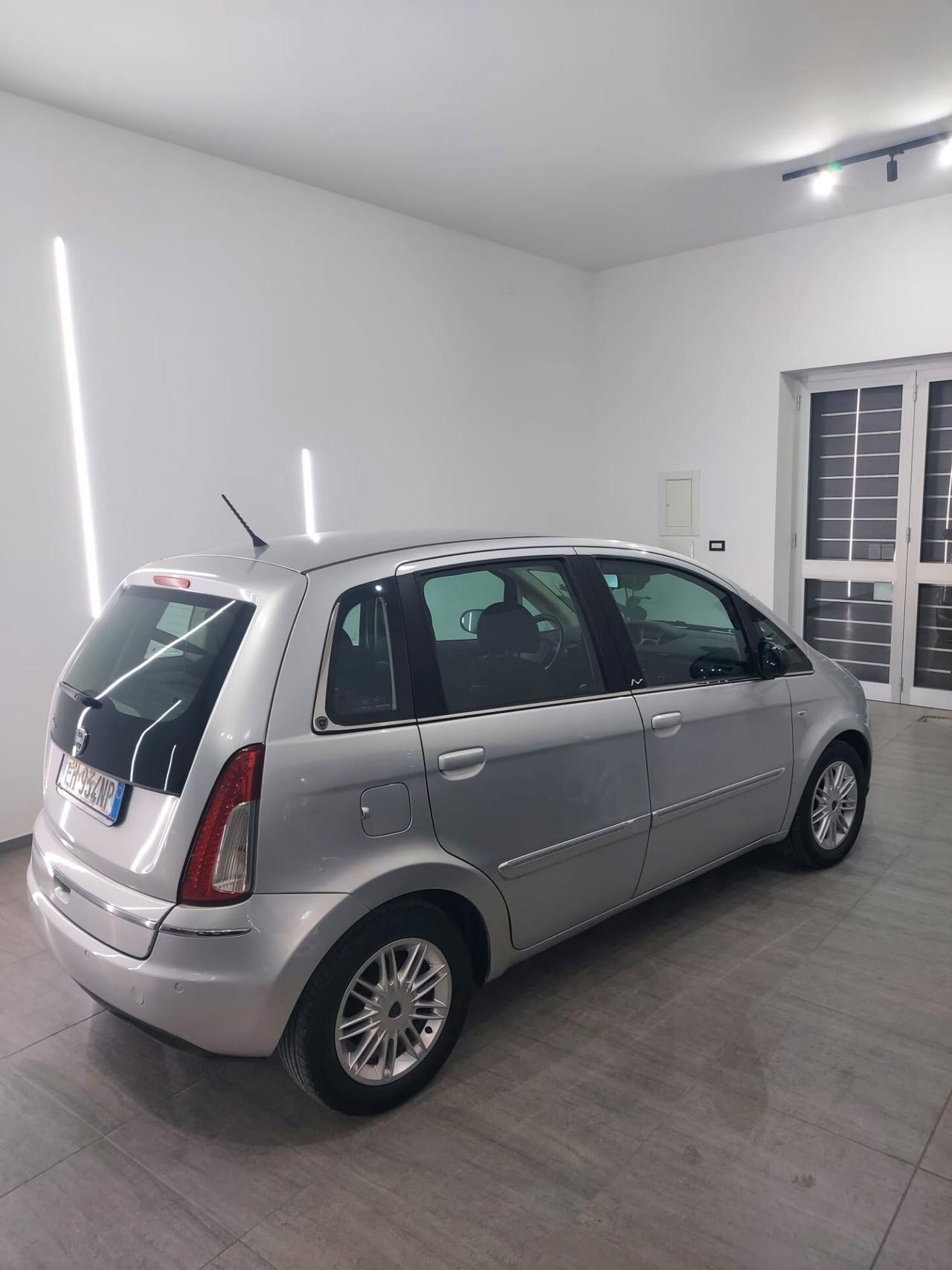 Lancia MUSA 1.3 Mjt 95 CV AVENUE 2012