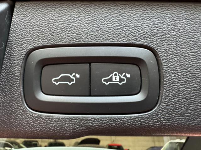 VOLVO XC60 B4 (d) AWD automatico Plus Dark N1 + iva 22%