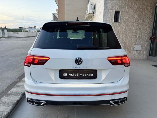 VOLKSWAGEN Tiguan 2.0 TDI 150 CV SCR DSG R-Line LUCI AMBIENTE