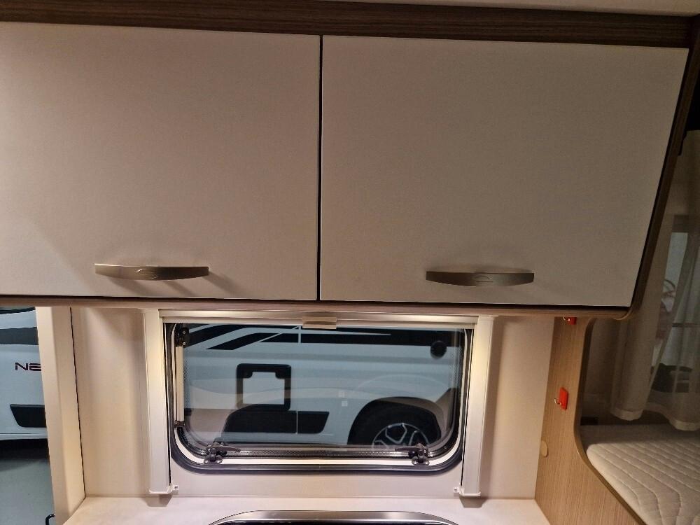 CAMPER VAN CARADO V132