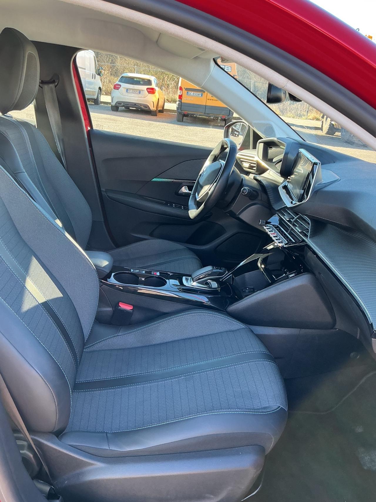 Peugeot 208 motore elettrico 136 CV 5 porte GT Pack