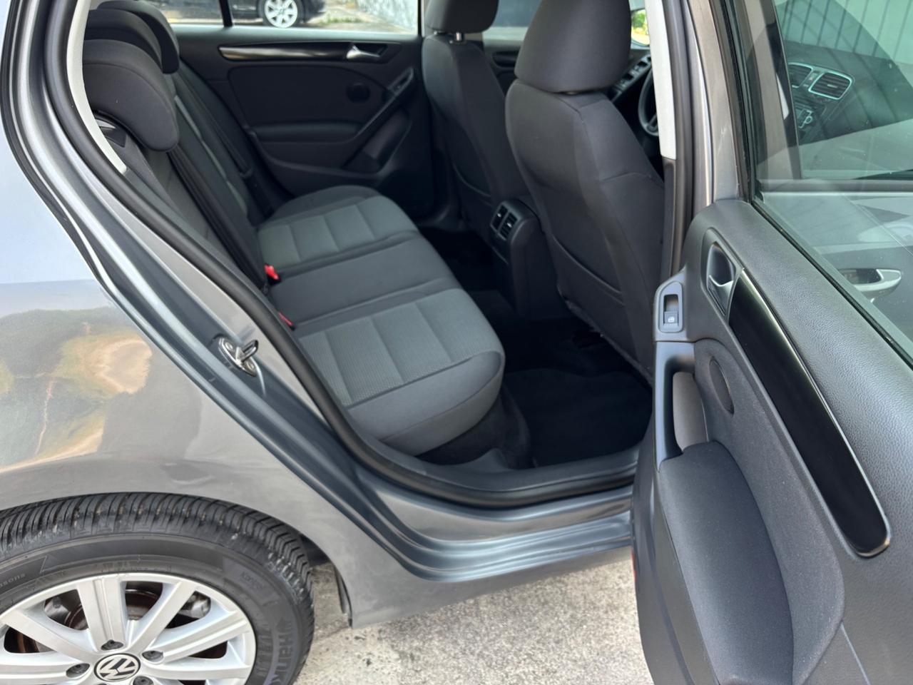 Volkswagen Golf 1.6 TDI. Neopatentati. Garanzia