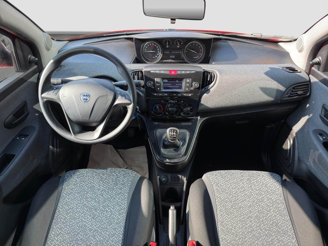 Lancia Ypsilon 1.0 FireFly 5 porte S&S Hybrid Silver