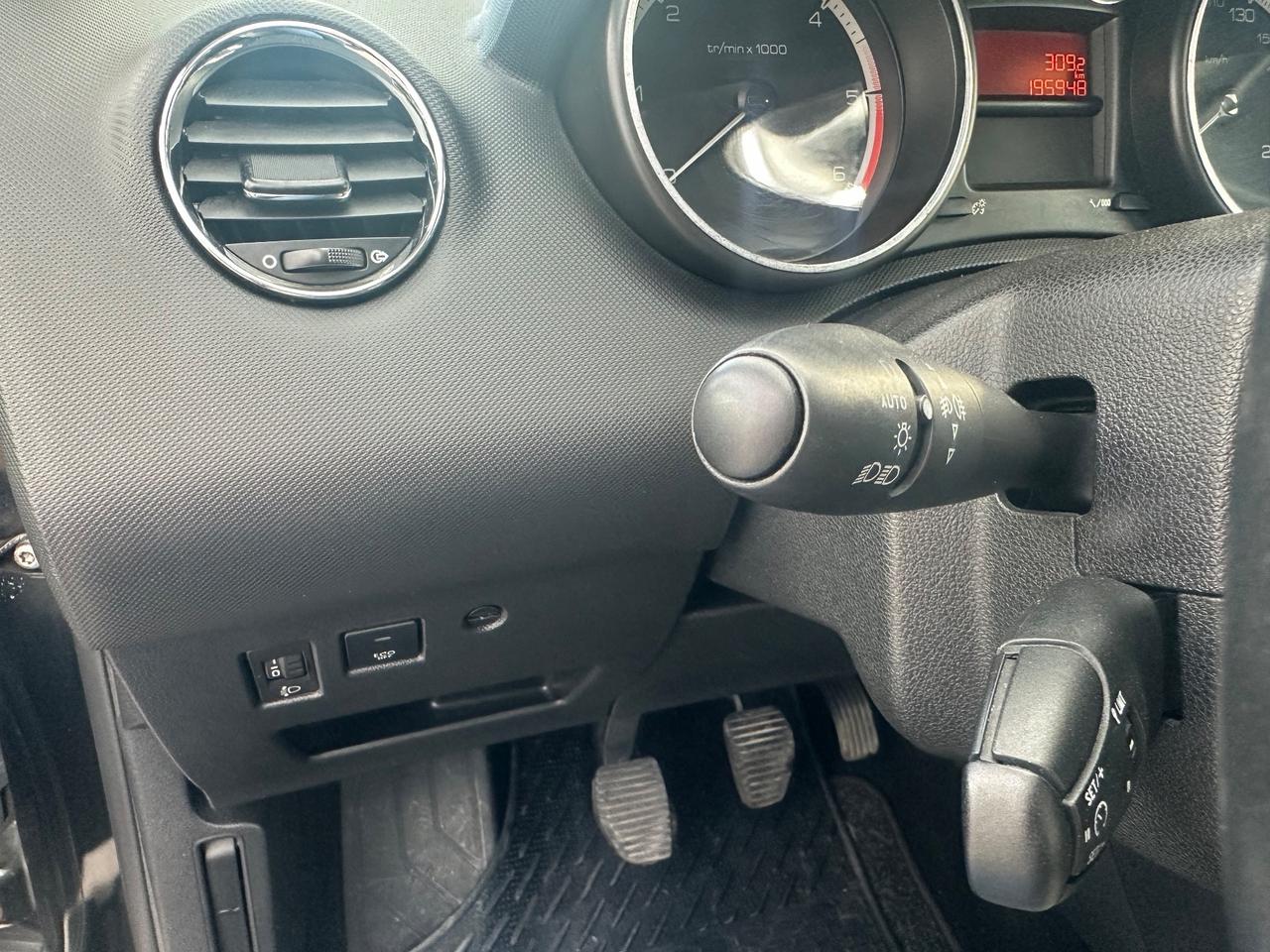 Peugeot 308 1.6 8V e-HDi 112CV Stop&Start 5p. Business