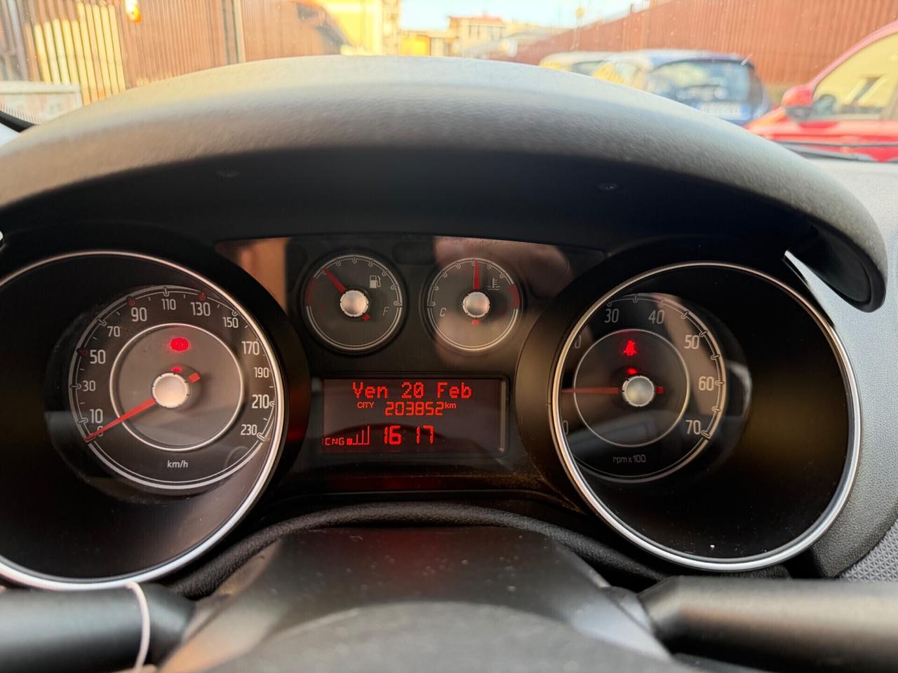 Fiat Punto 1.4 8V 5 porte Natural Power Easy