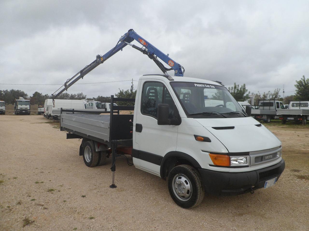 Iveco Daily 35c15 cassone fisso con gru