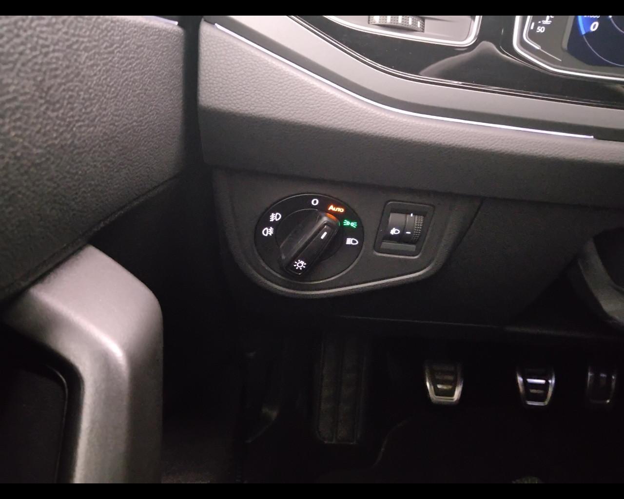 VOLKSWAGEN Taigo - Taigo 1.0 tsi R-Line 110cv