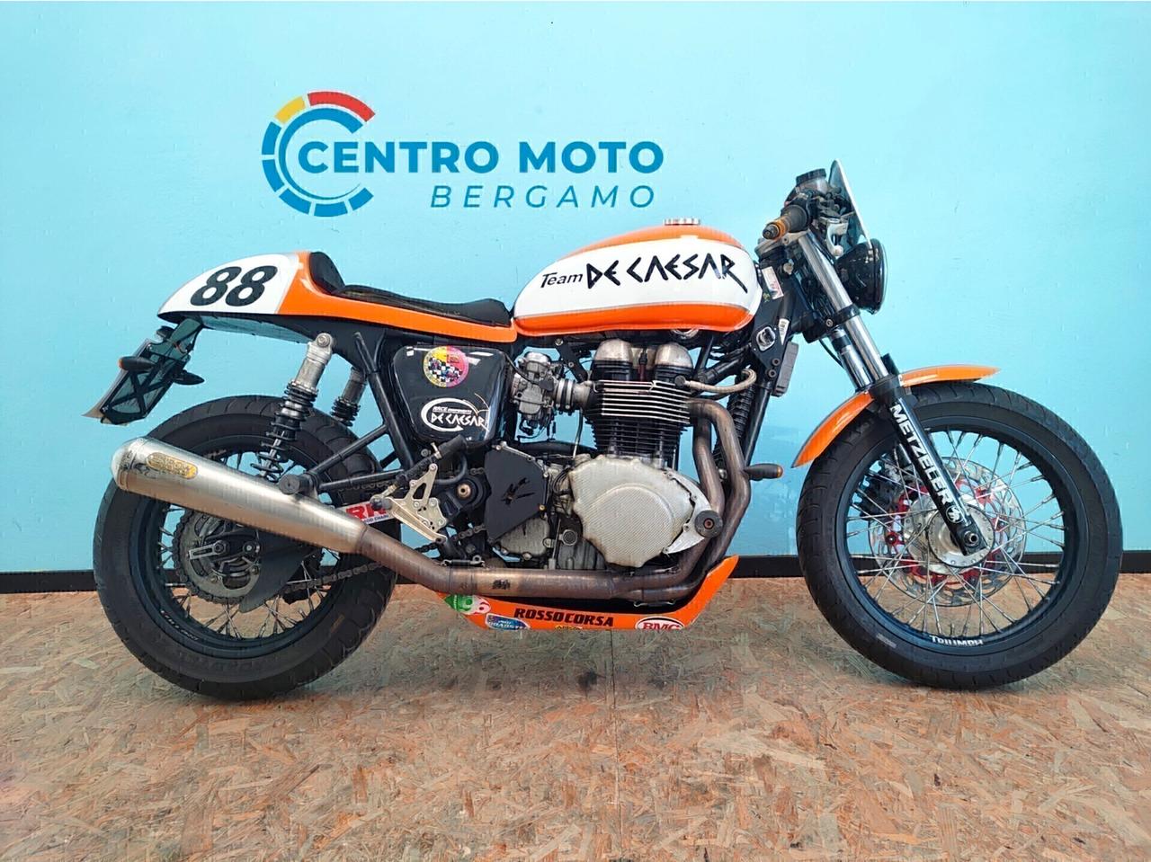 Triumph Thruxton CUP - Regina delle Cafe Racer