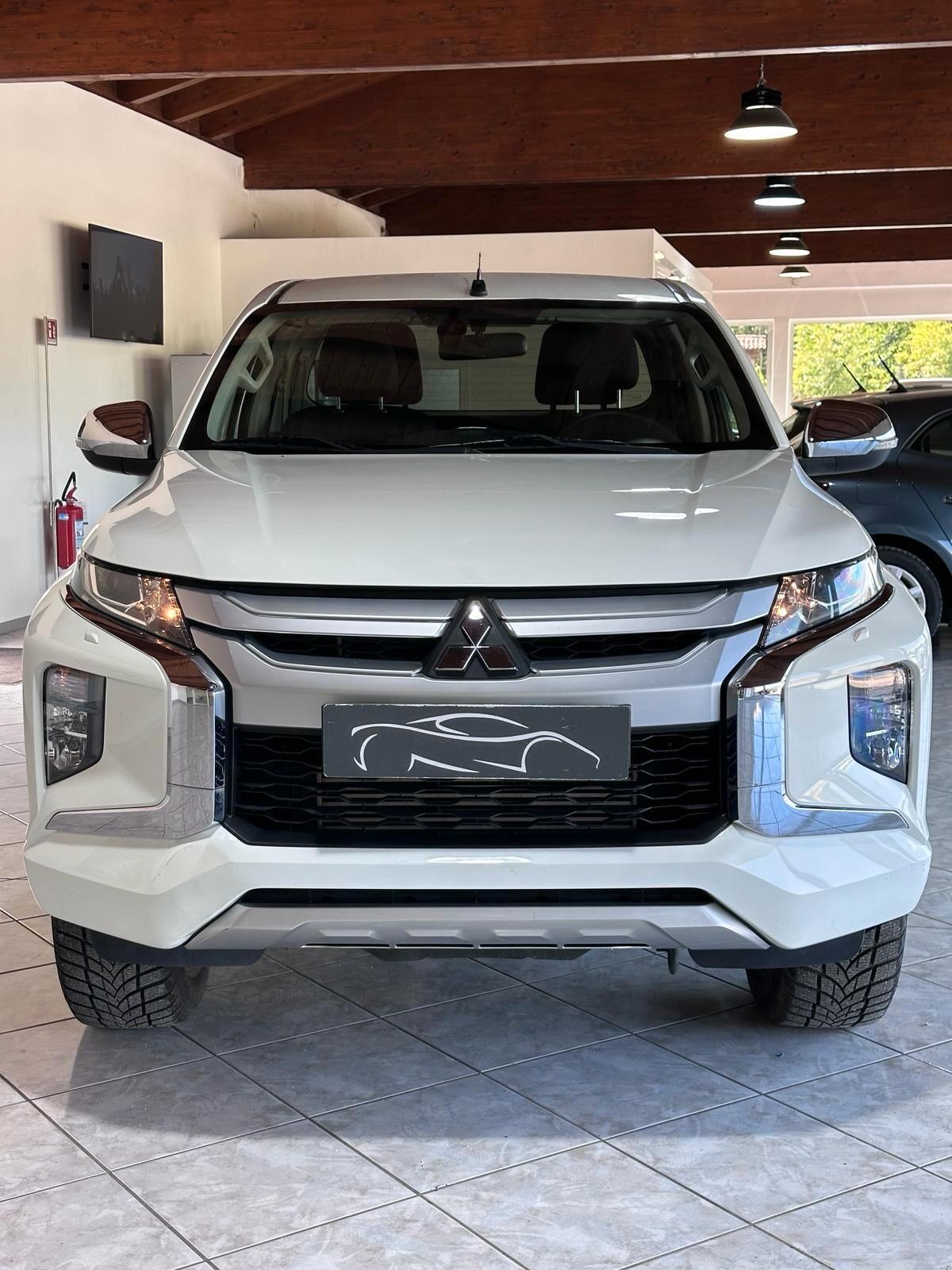 Mitsubishi L200 2.3 D Club Cab 4x4 Super Select Intense *UniProprietario