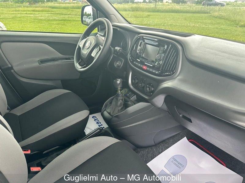 FIAT Doblò 1.4 T-Jet 16V Natural Power Lounge 7 Posti