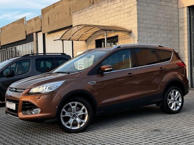 Ford Kuga 2.0 TDCI 140 CV 4WD Powershift Titanium