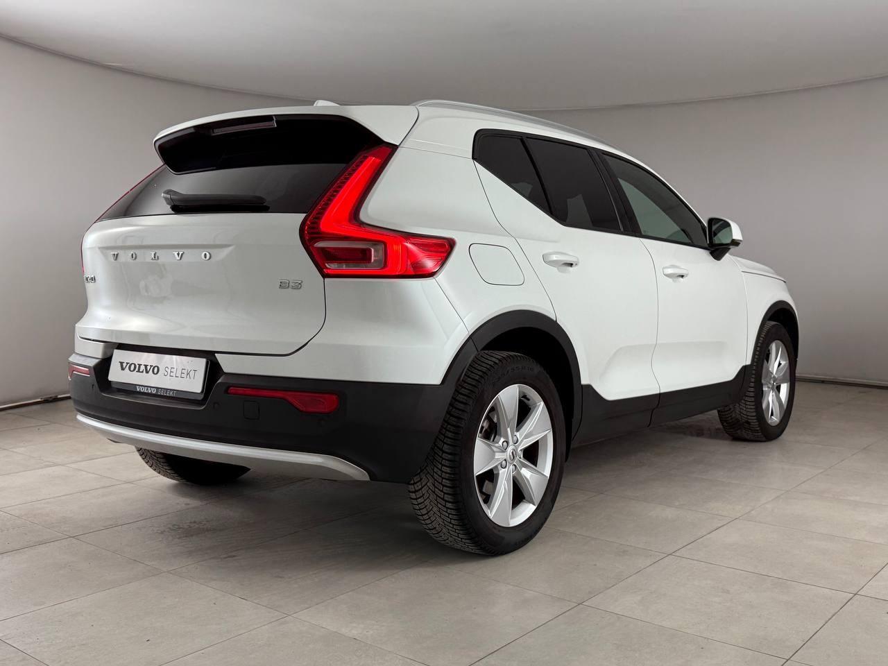 VOLVO XC40 2023 - XC40 2.0 b3 Core auto