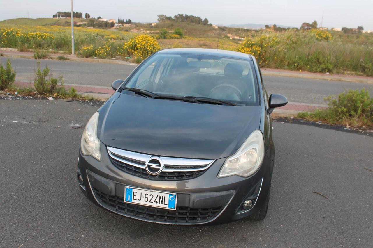 Opel Corsa 1.2 5 porte Cosmo