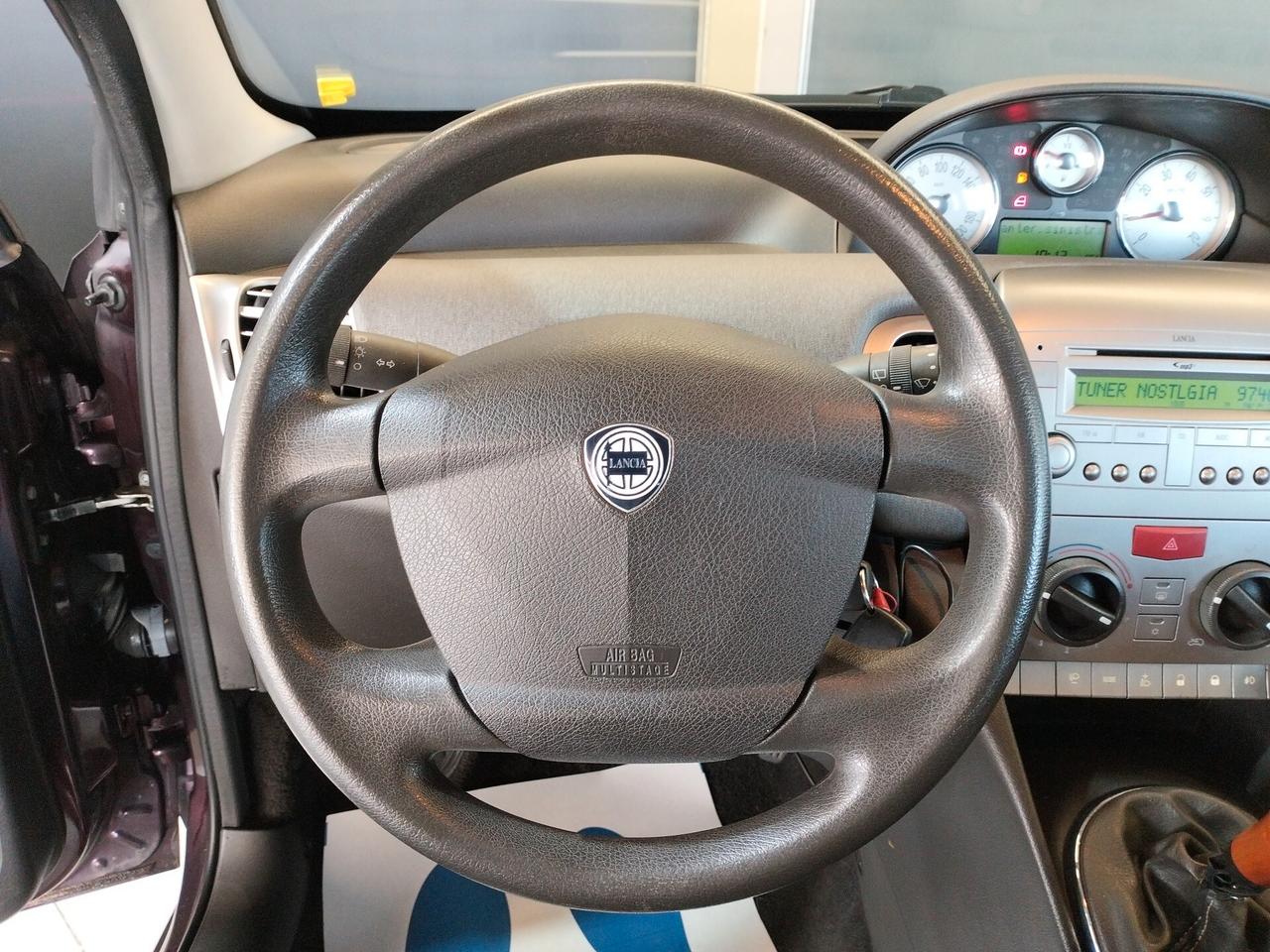 Lancia Ypsilon 1.3 MJT 75 CV Platino