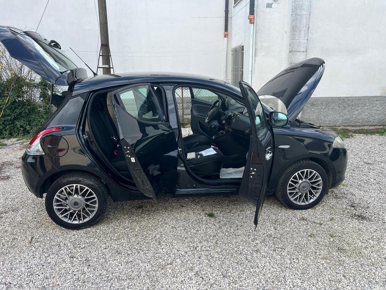 Lancia Ypsilon 1.2 69 CV 5 porte GPL Ecochic Gold