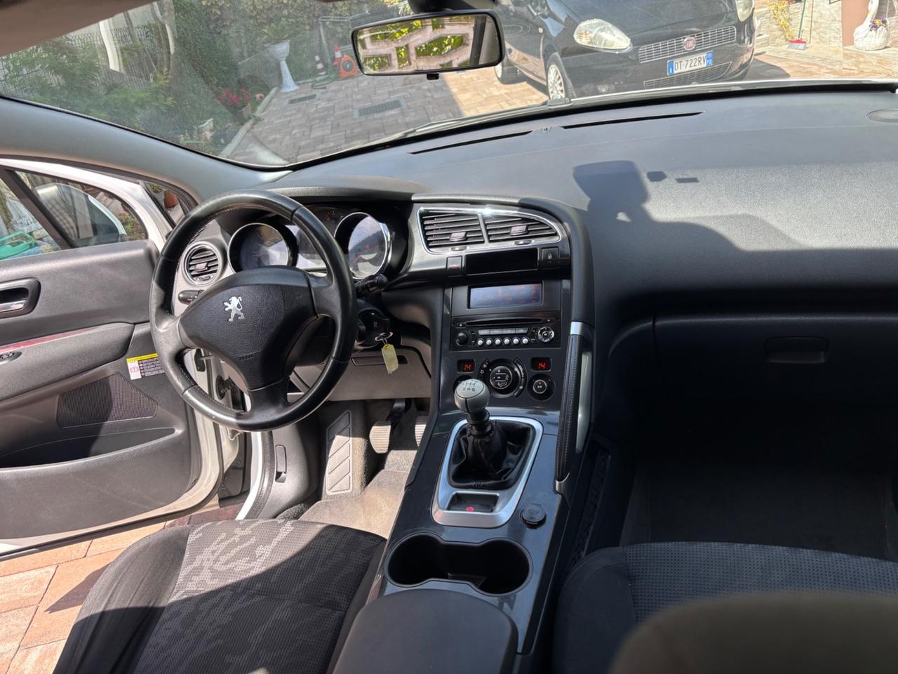 Peugeot 3008 1.6 HDi 114CV Business