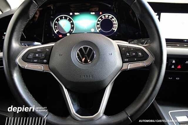 Volkswagen Golf 1.0 eTSI EVO DSG Life -mhev -Ok Neop