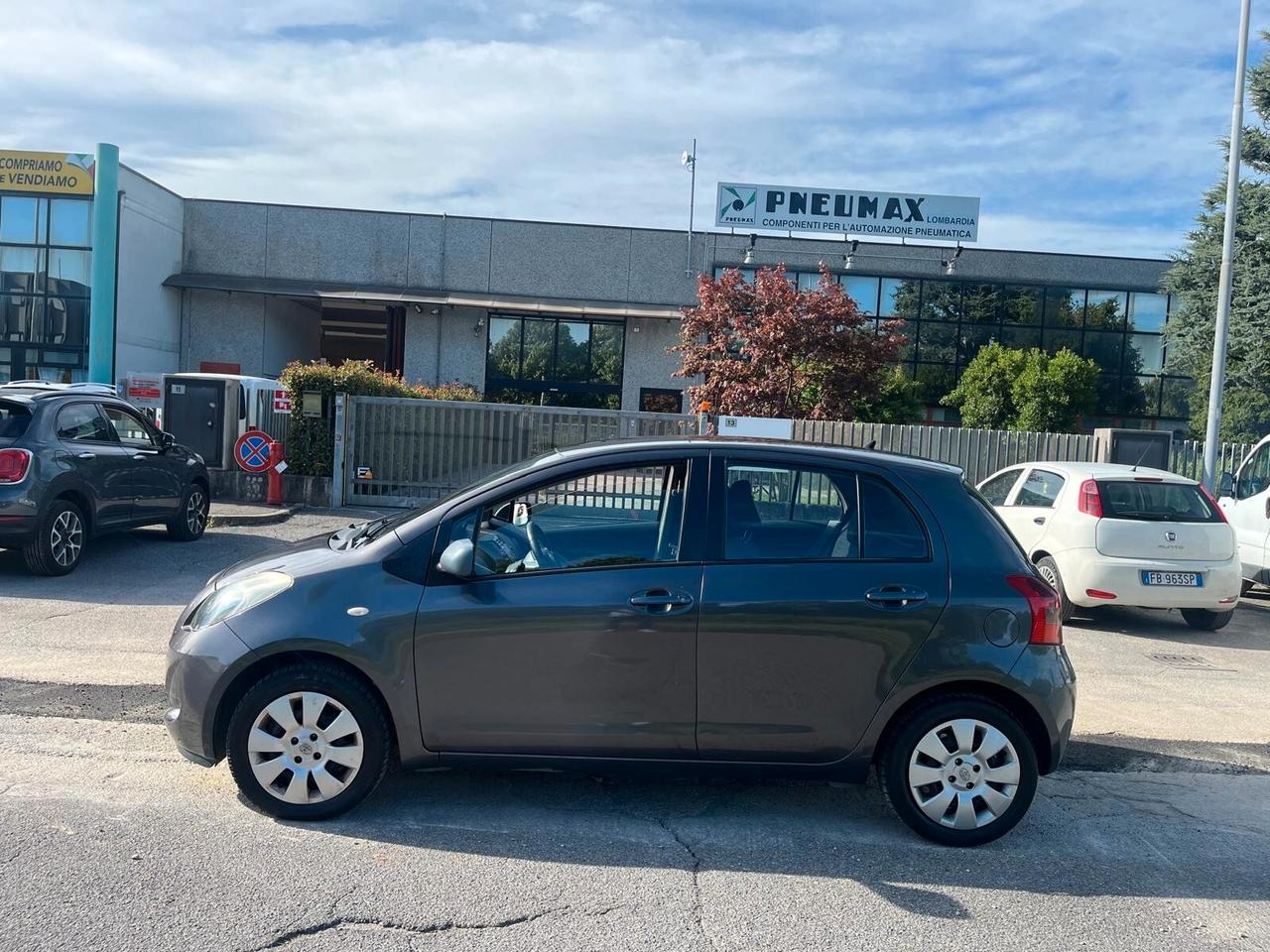 Toyota Yaris 1.0 5 porte