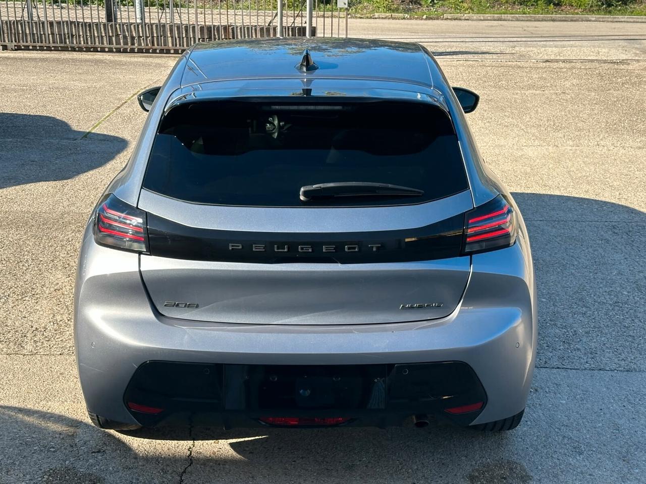 Peugeot 208 Hybrid 110 e-DCS6 Allure