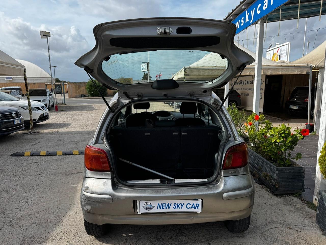 Toyota Yaris 1.0i 16V cat 3 porte Sol
