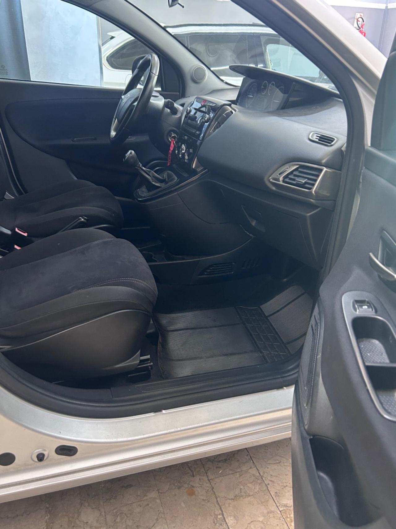 Lancia Ypsilon 1.3 MJT 16V 95 CV 5 porte S&S Gold