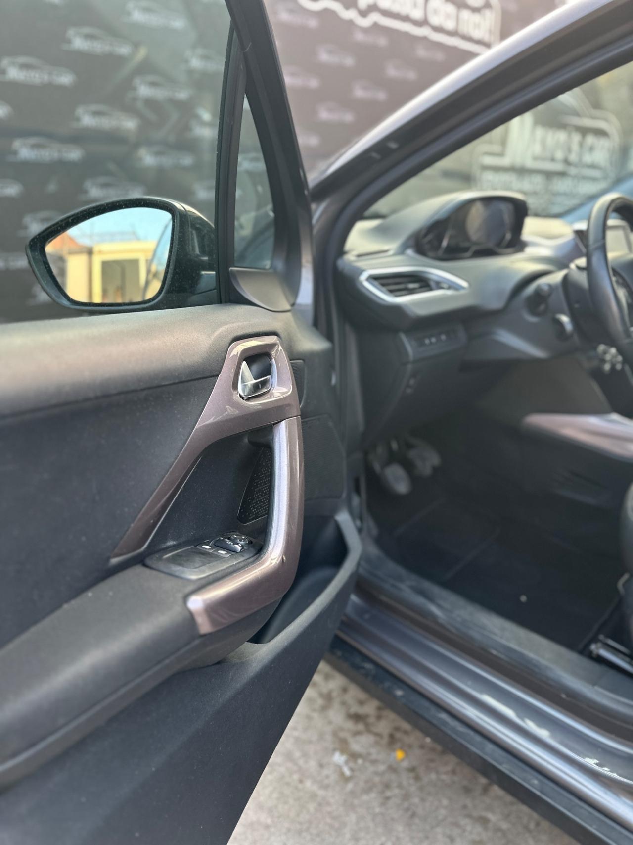 PEUGEOT 2008(anno 2015)
