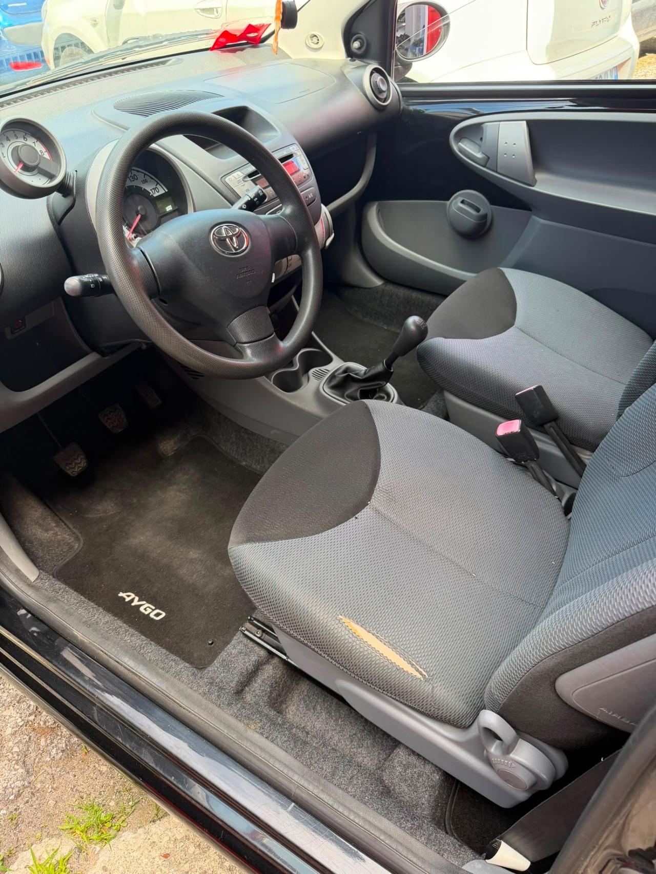 Toyota Aygo 1.0 12V VVT-i 3 porte Sol X Neopatentati