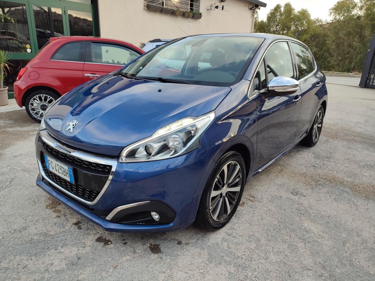 Peugeot 208 PureTech 82 5p. GPL Allure