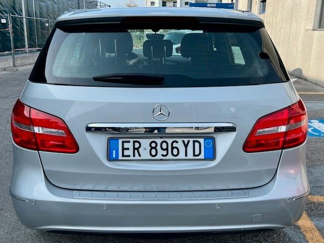 Mercedes-Benz B 180 BlueEFFICIENCY 2012