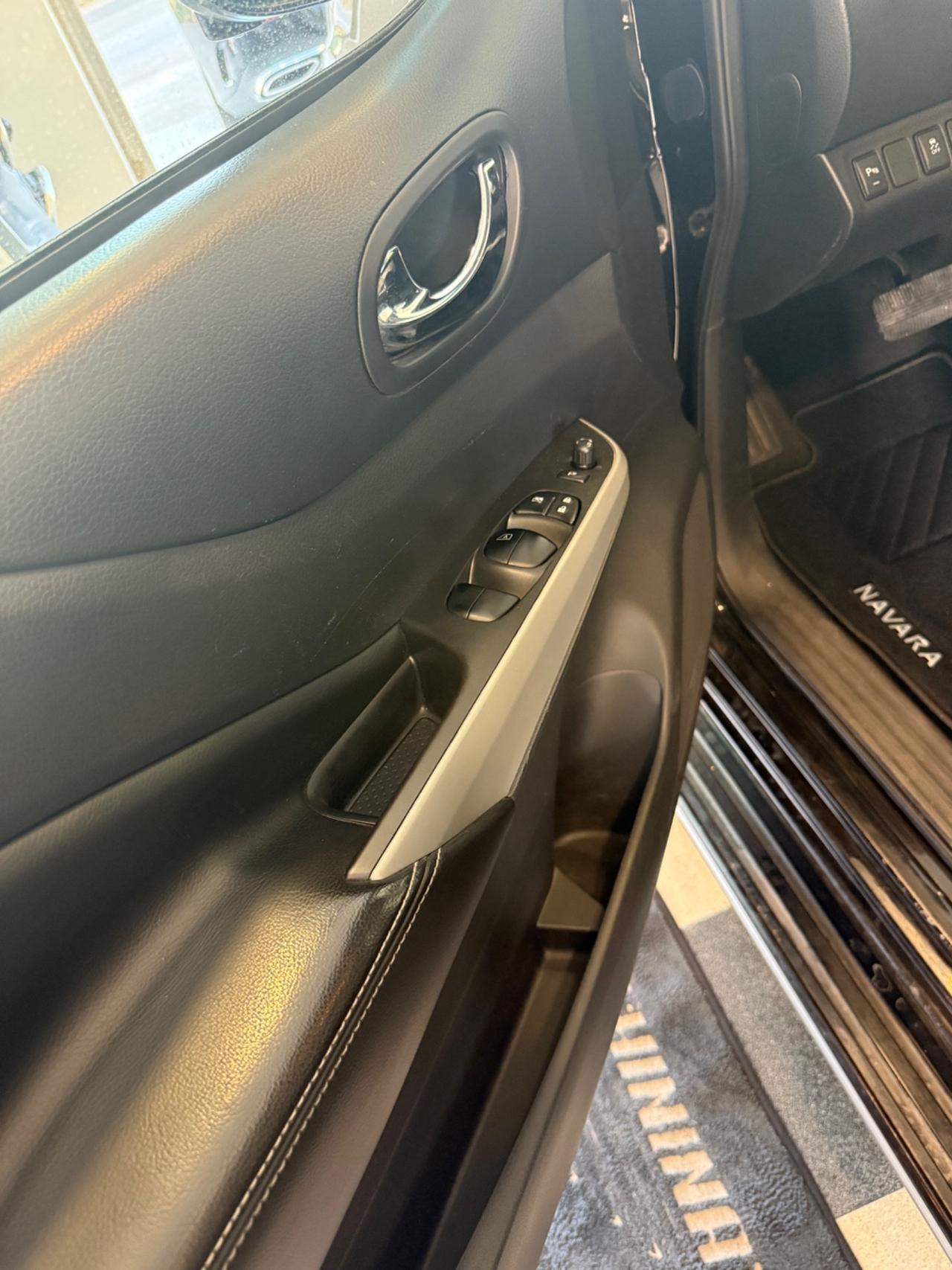 Nissan Navara 2.3 dCi 190 CV AUT. 4WD Double Cab N-Connecta