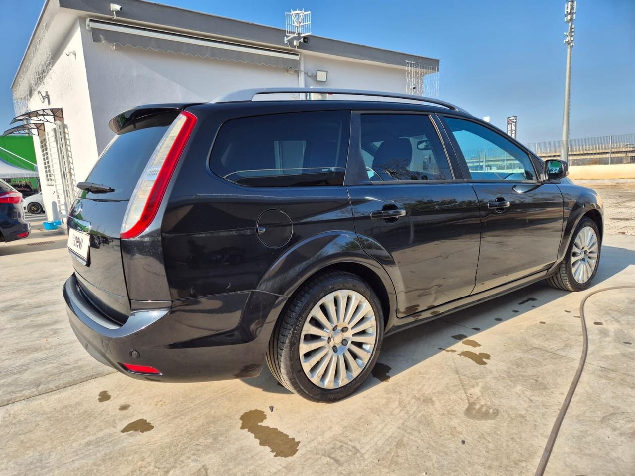 Ford Focus 2.0 (145CV) 5p. GPL TITANIUM