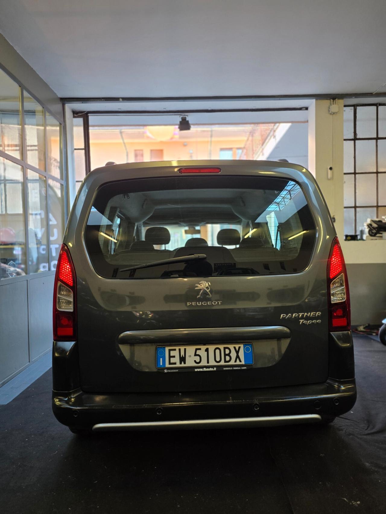 Peugeot Partner Tepee 1.6 e-HDi 92 CV S&S Outdoor