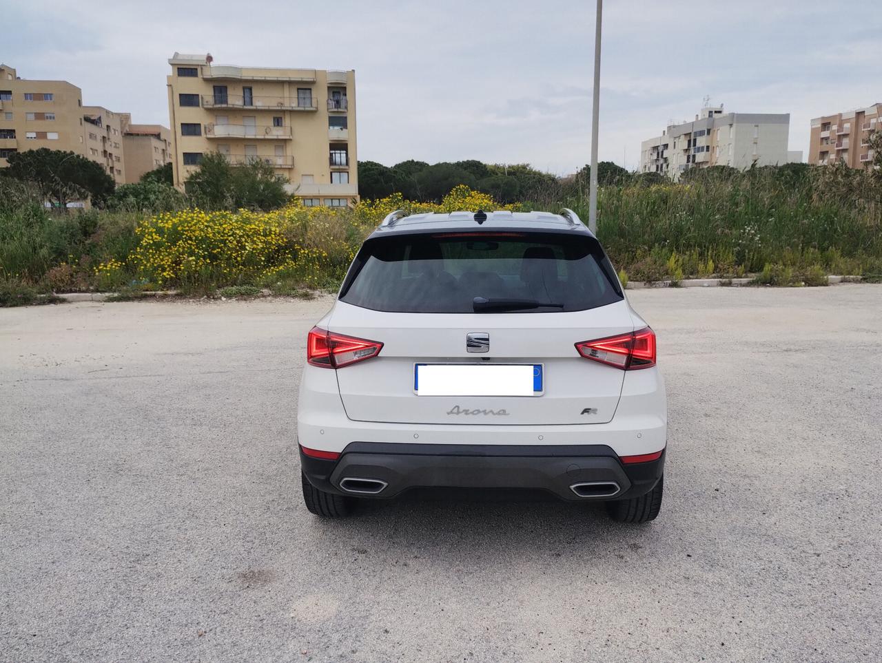 Seat Arona 1.0 TGI FR ( sportiva , full optional e dai consumi record)