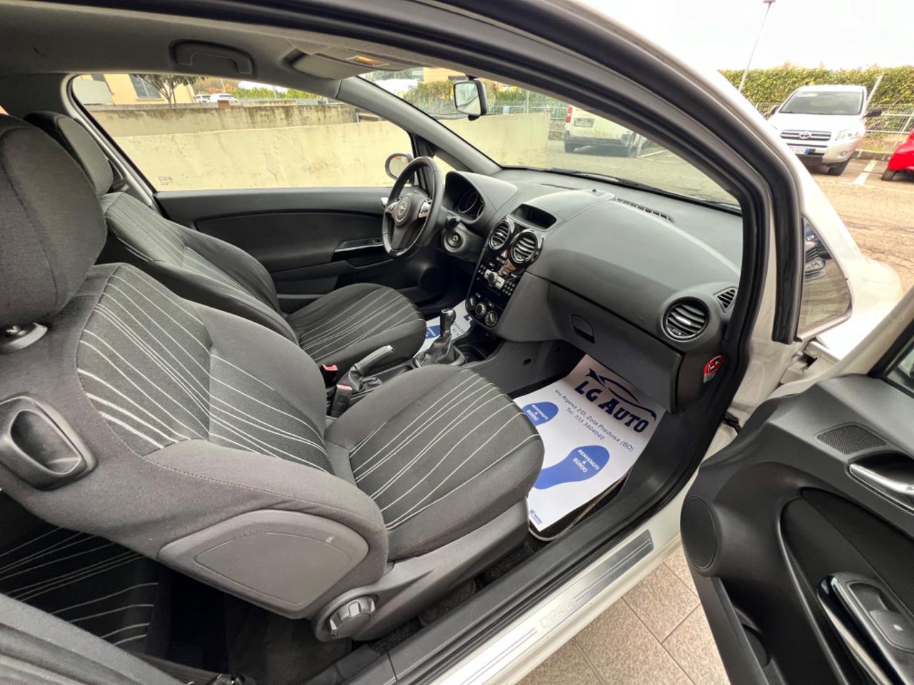 Opel Corsa 1.2 3 porte Edition